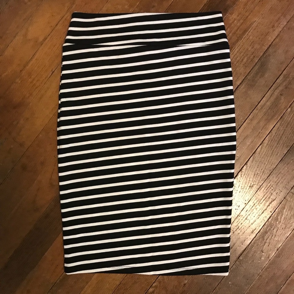 Stretchy black and white stripe pencil skirt